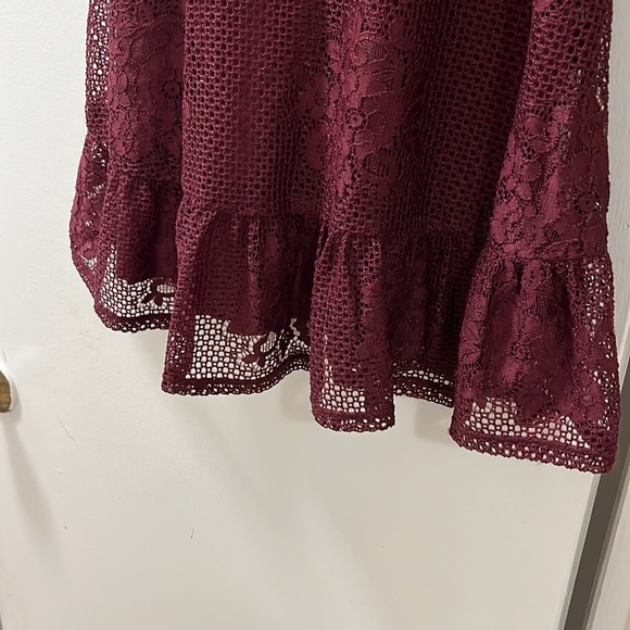 Floral Lace Dress. - Picture 4 of 10